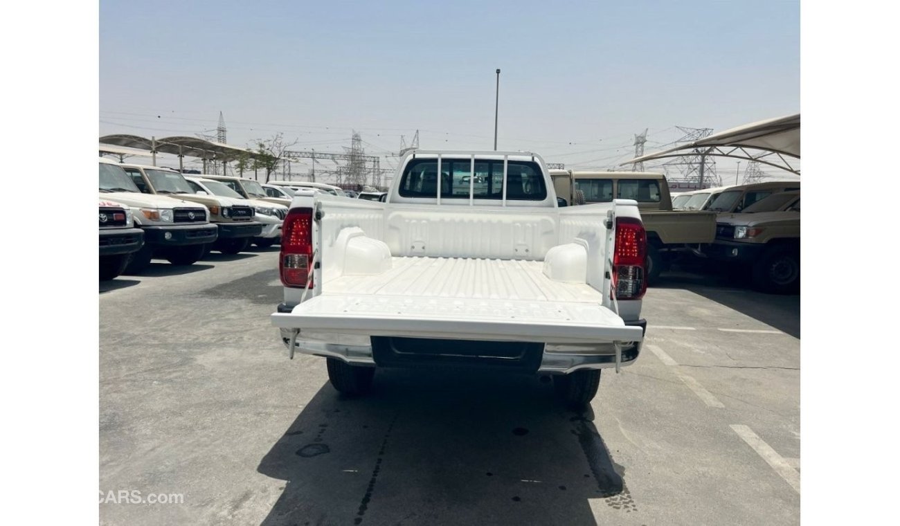 تويوتا هيلوكس TOYOTA HILUX SINGLE CABIN 2.4 DIESEL MANUAL 4X4