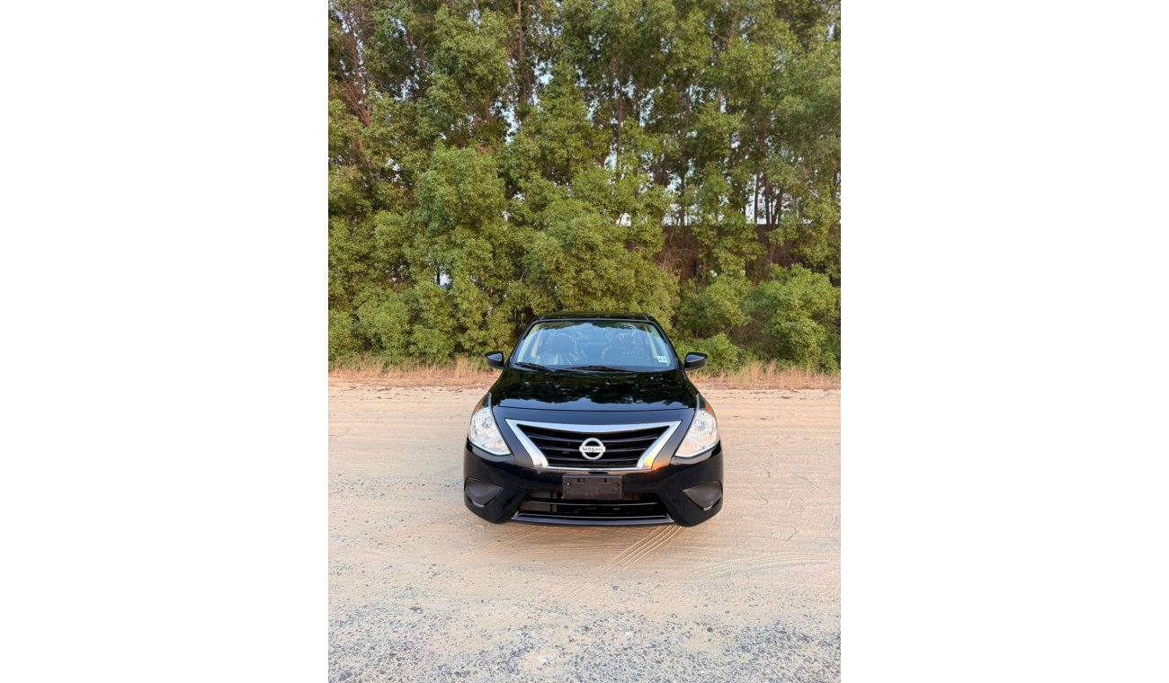 Nissan Versa Nissan Versa 1.6L   4-Cylinder Sedan Fuel efficient