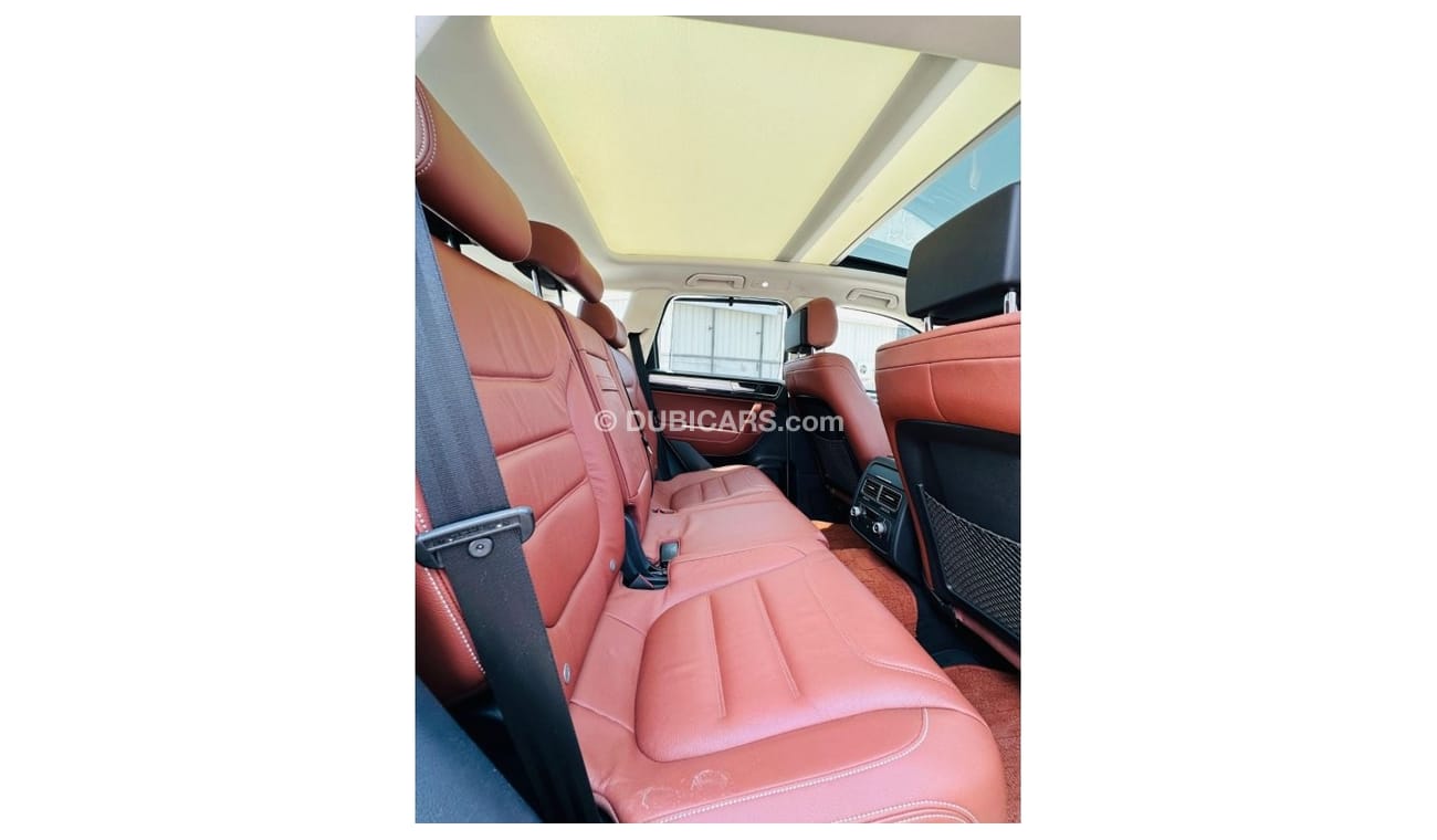 فولكس واجن طوارق هايلاين بلس AED 1,585 PM AVAILABLE | FSH | LOW MILEAGE | VOLKSWAGEN TOUAREG 2018 R-LINE | V6