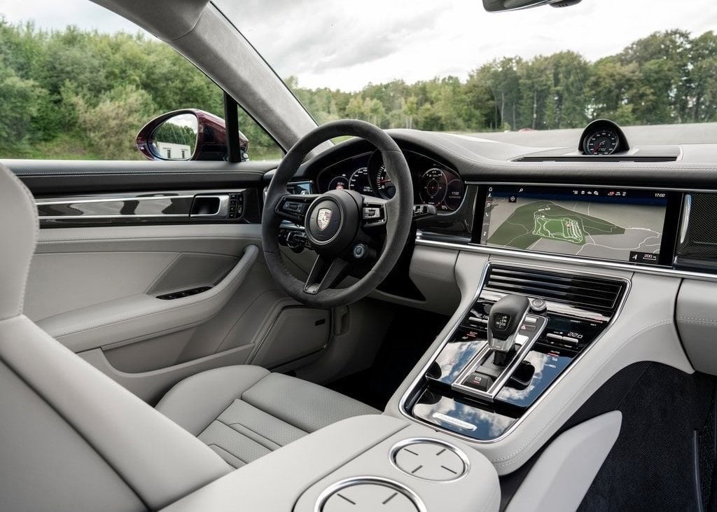 Porsche Panamera 4 interior - Cockpit