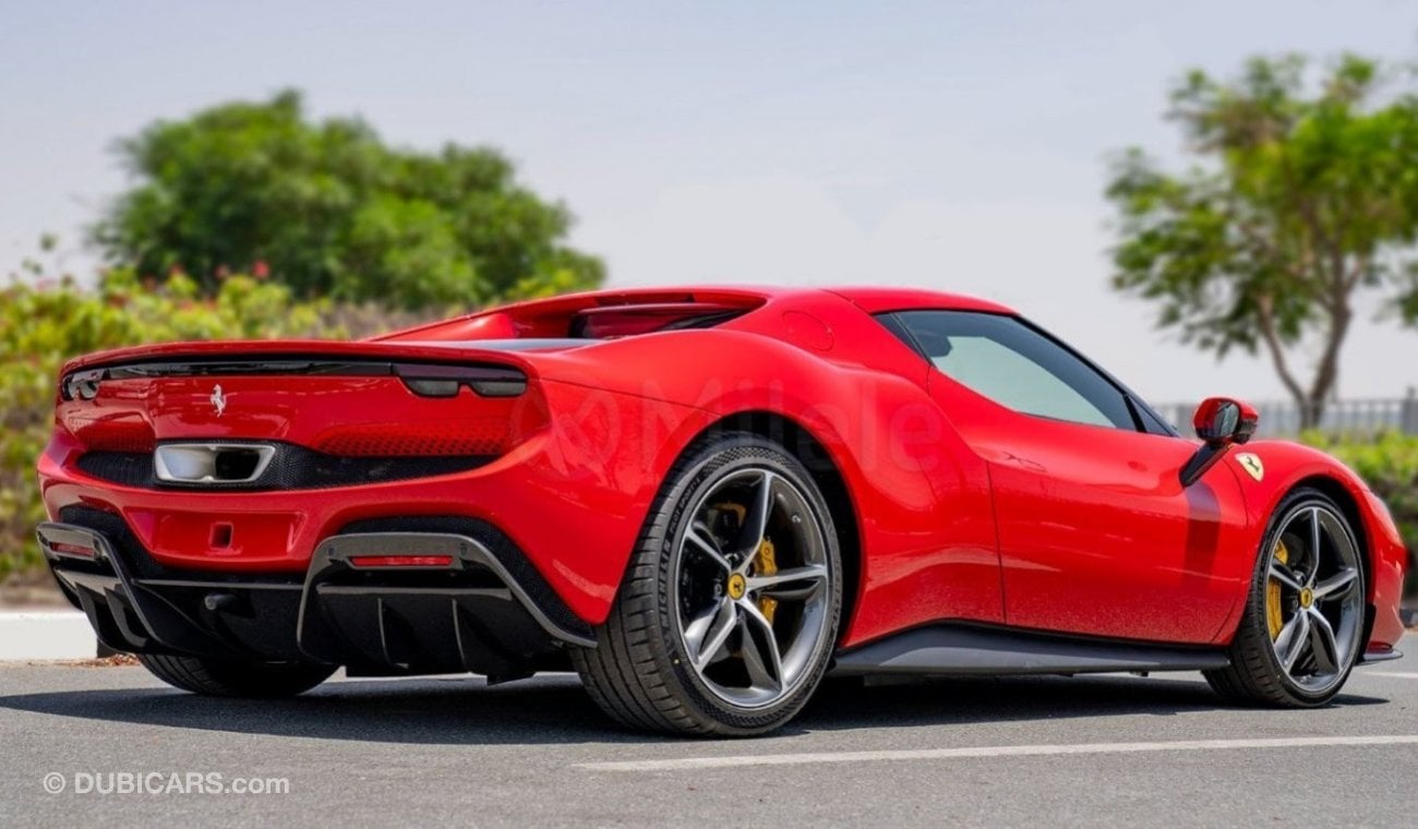 فيراري 296 GTB ROSSO CORSA WITH CARBON ACCENTS, FULL ELECTRIC SEATS, AND 360 CAMERA