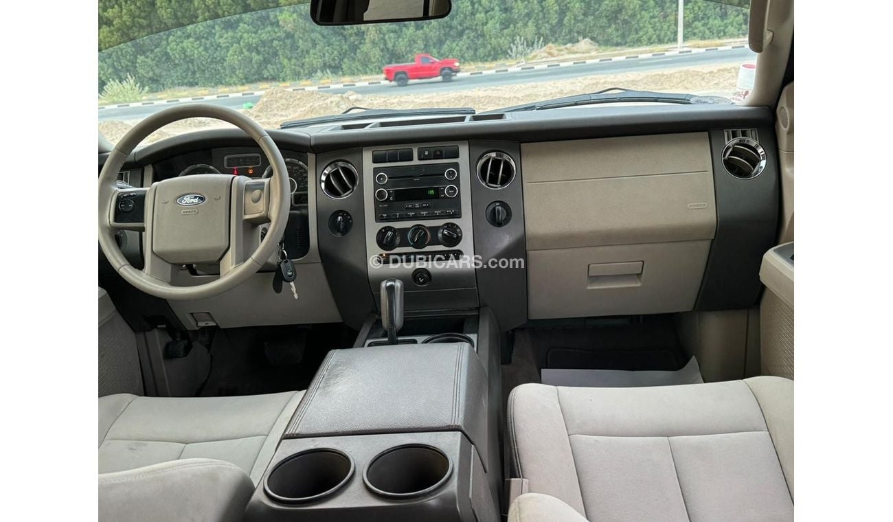 Ford Expedition XLT In excellent condition and requires no expenses