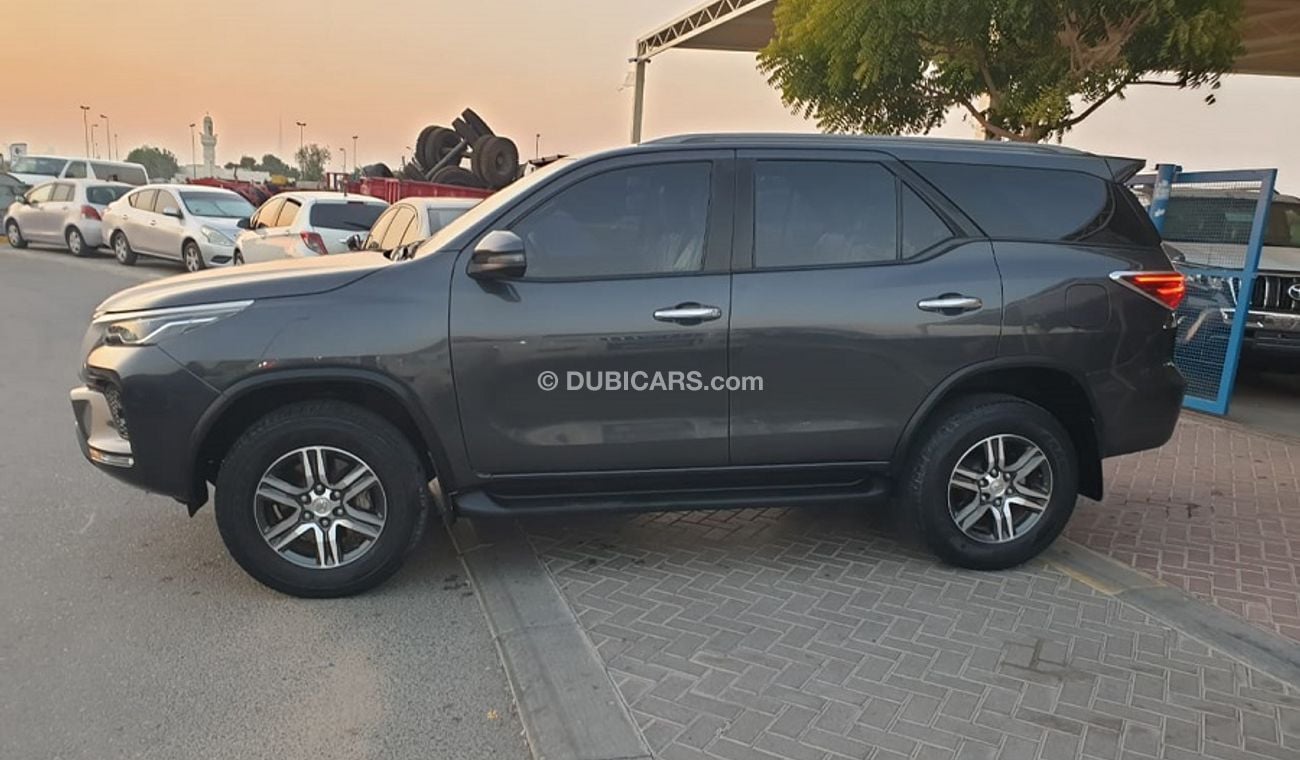 Toyota Fortuner 2.7L (PETROL) - EXCELLENT CONDITION