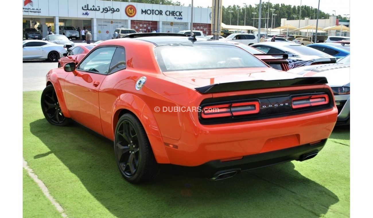 Dodge Challenger R/T Plus *EID SALE OFFERS*CHALLENGER/SRT KIT/WIDE BODY/SUN ROOF/Per Month 1067 AED