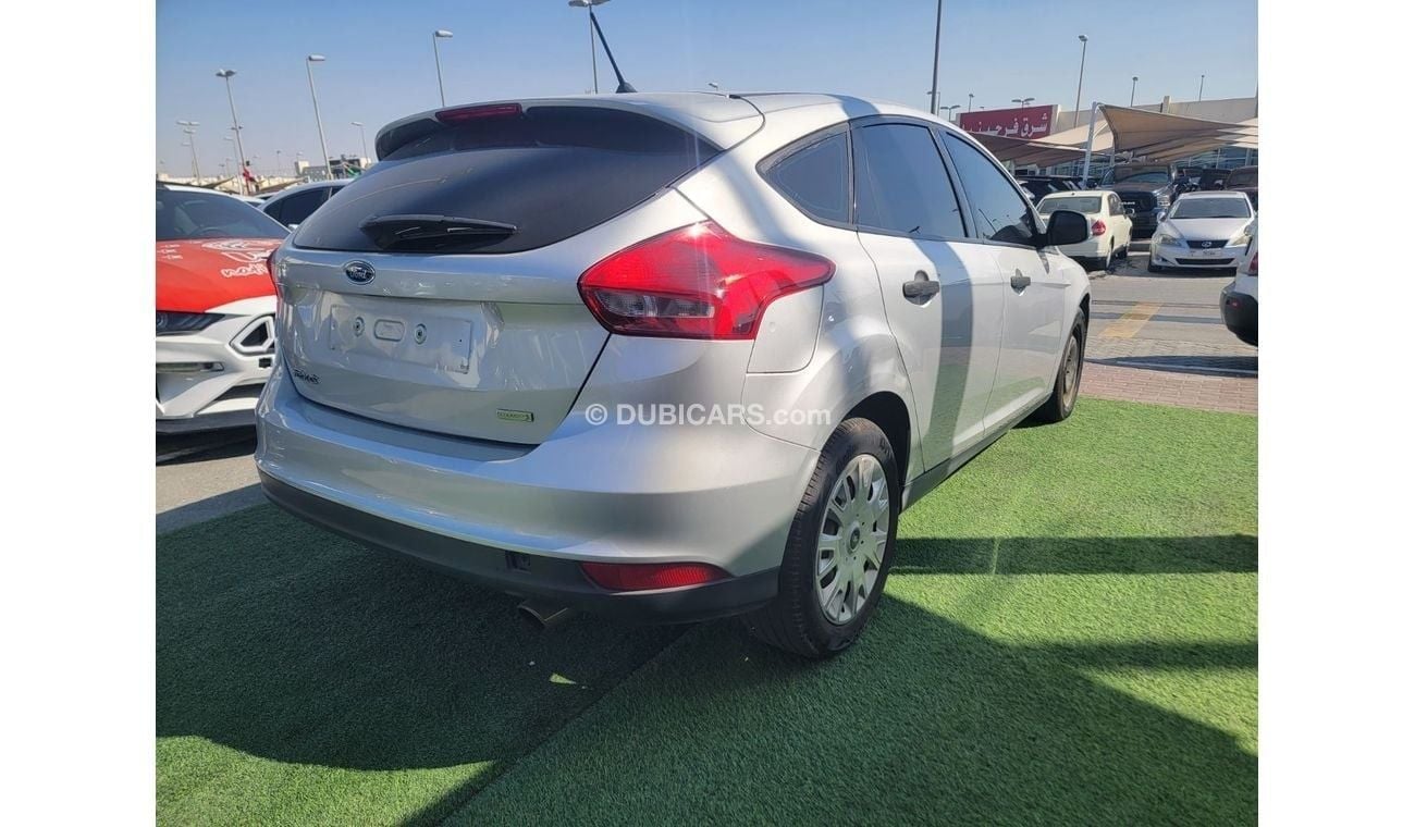 فورد فوكاس Ambiente 1.6L Sedan