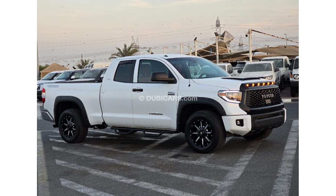 Toyota Tundra 2019 Model 4x4 , leather seats and with spacial interior