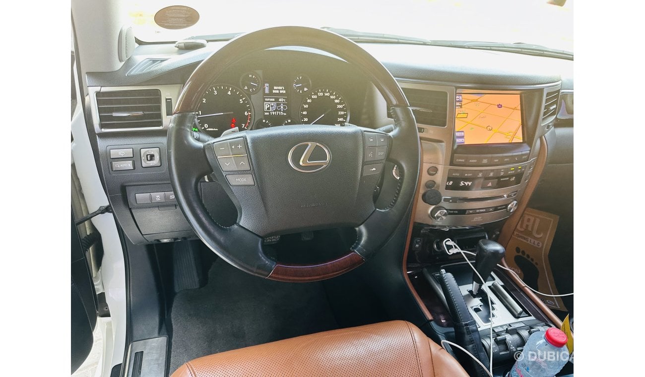 Lexus LX570