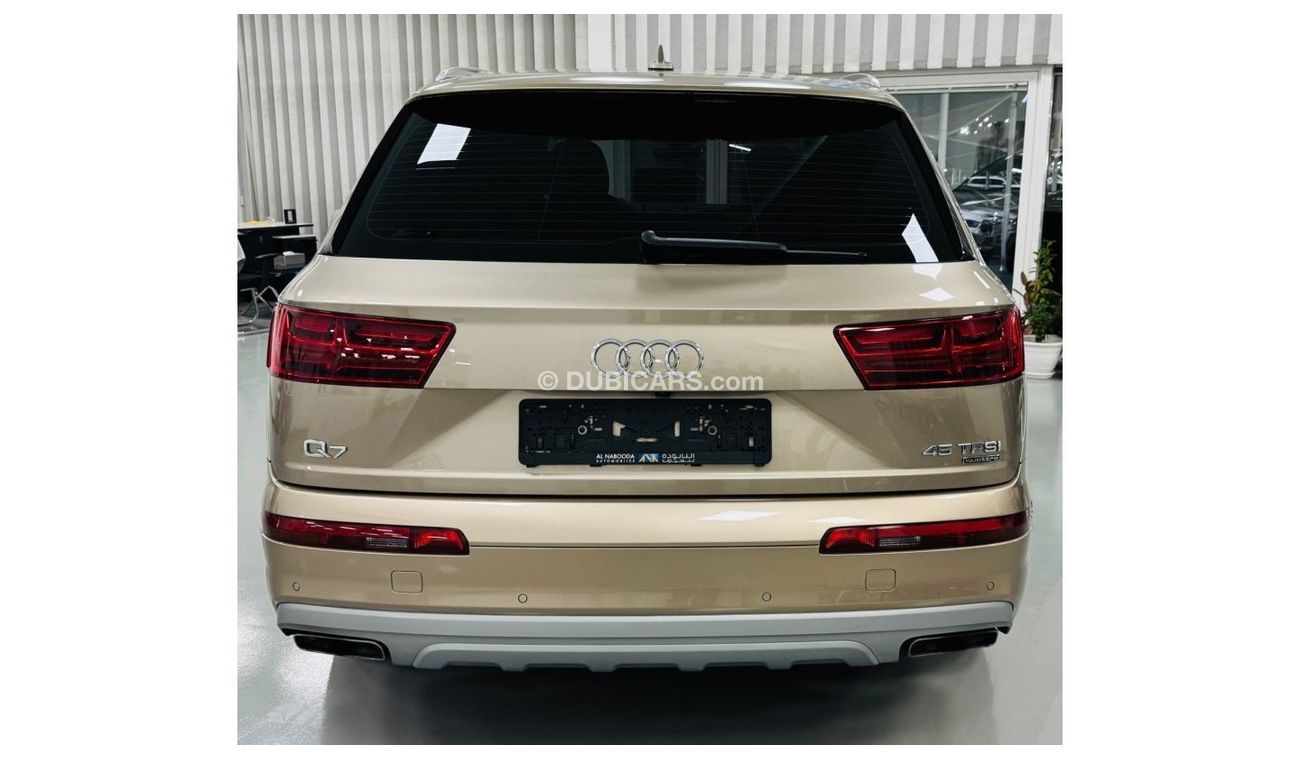 Audi Q7 45 TFSI quattro Luxury Plus GCC .. FSH .. Original Paint .. Perfect Condition .. Top Range .. Warran