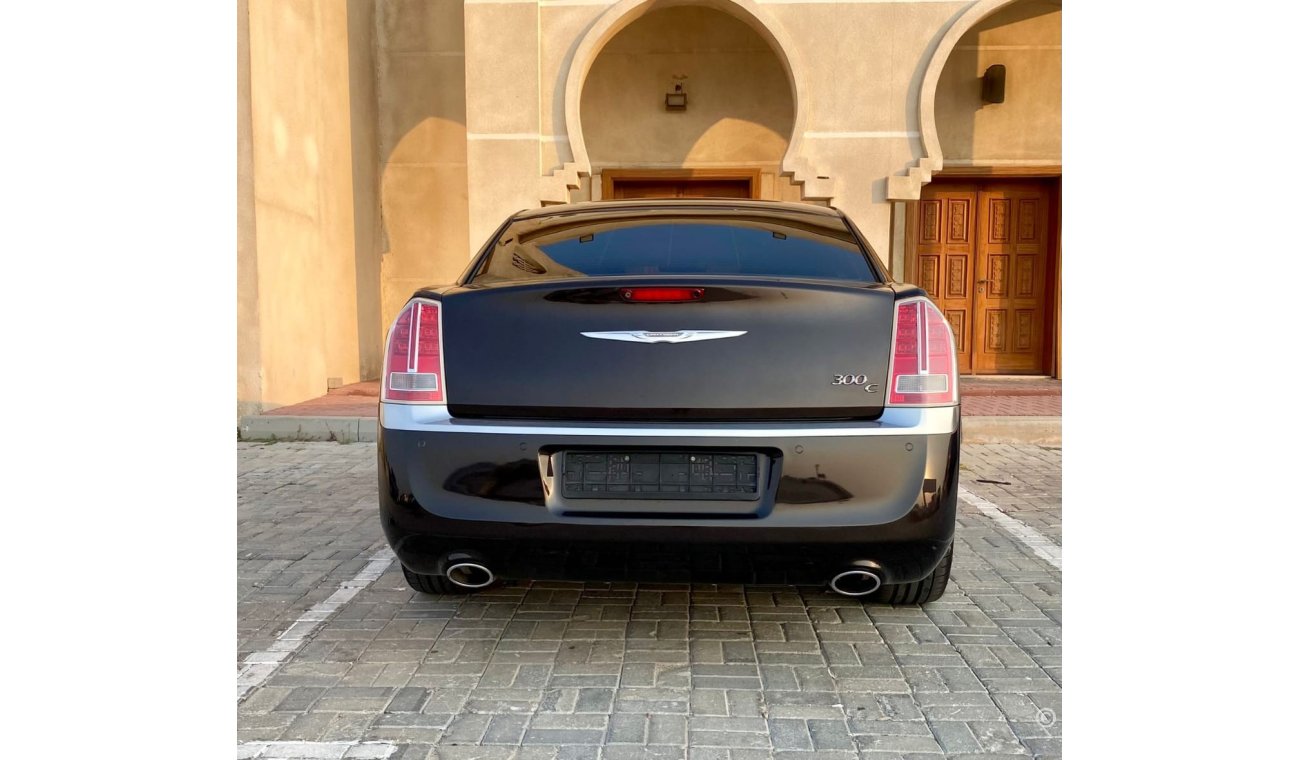 Chrysler 300C SRT8 Good condition car GCC