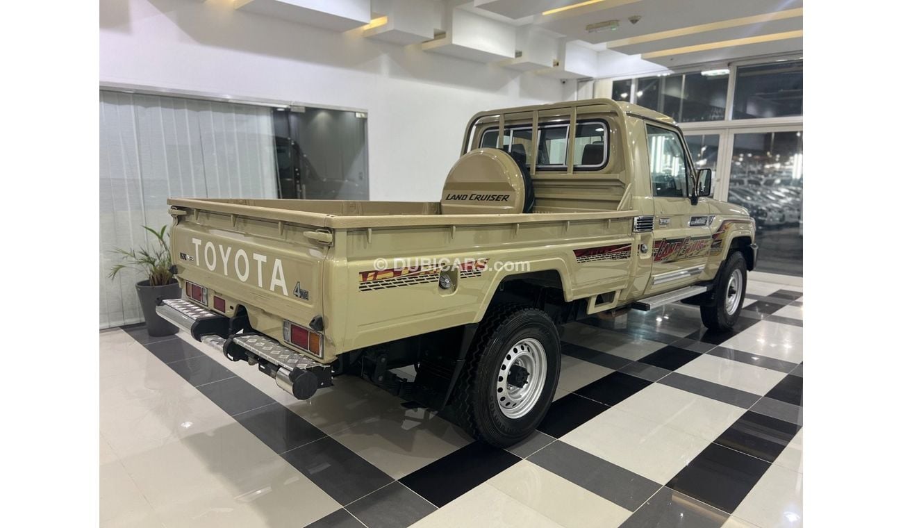 Toyota Land Cruiser Pick Up PICKUP DLX 4.0L