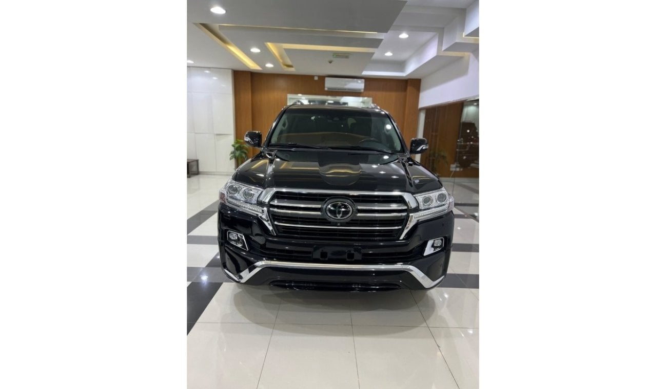 تويوتا لاند كروزر Toyota Land Cruiser VXR 5.7