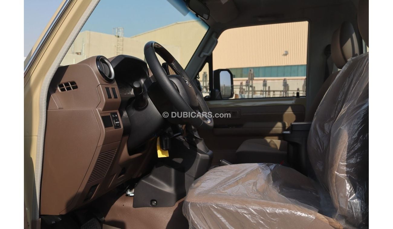 Toyota Land Cruiser 2024 LAND CRUISER GRJ79 4.0 V6 S-CAB AUTOMATIC DIFF LOCK **EXPORT ONLY**التصدير فقط خارج الخليج**