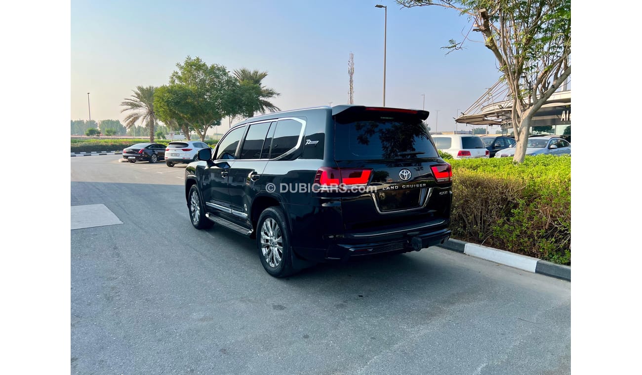 تويوتا لاند كروزر LAND CRUISER GXR 2011 FACE LIFTED 2023 MODEL V6 PETROL 4x4