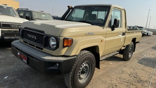 Toyota Land Cruiser 2024 LAND CRUISER GRJ79 4.0 V6 S-CAB AUTOMATIC DIFF LOCK  **EXPORT ONLY**التصدير فقط خارج الخليج**