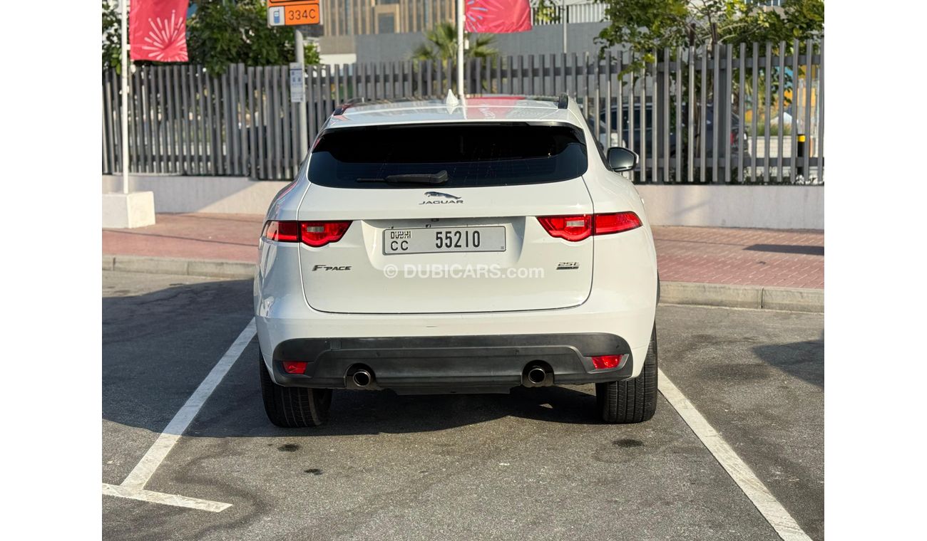 Jaguar F Pace R-Dynamic SE 3.0L