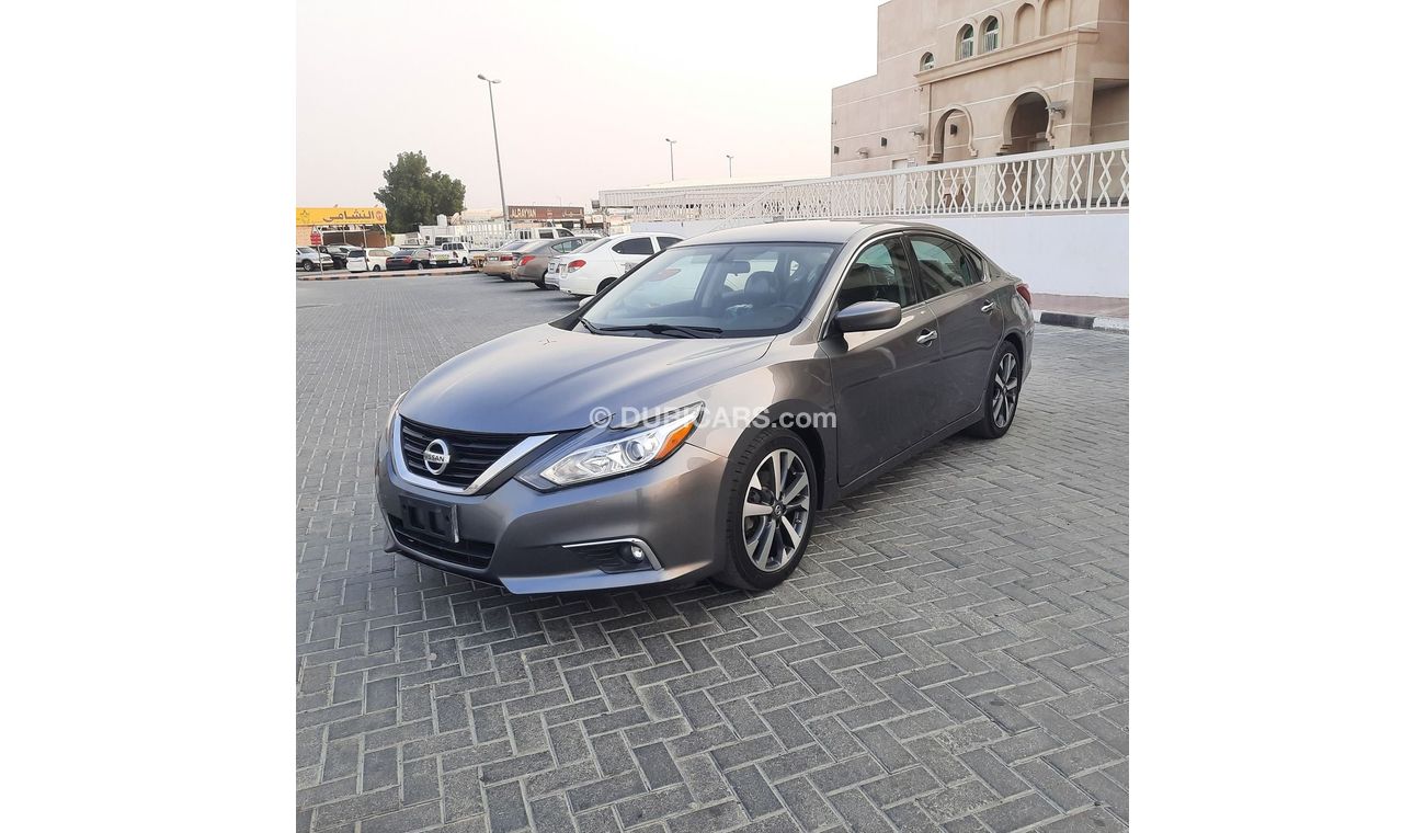 Used 2017 NISSAN ALTIMA SR 2017 For Sale In Dubai - 660324