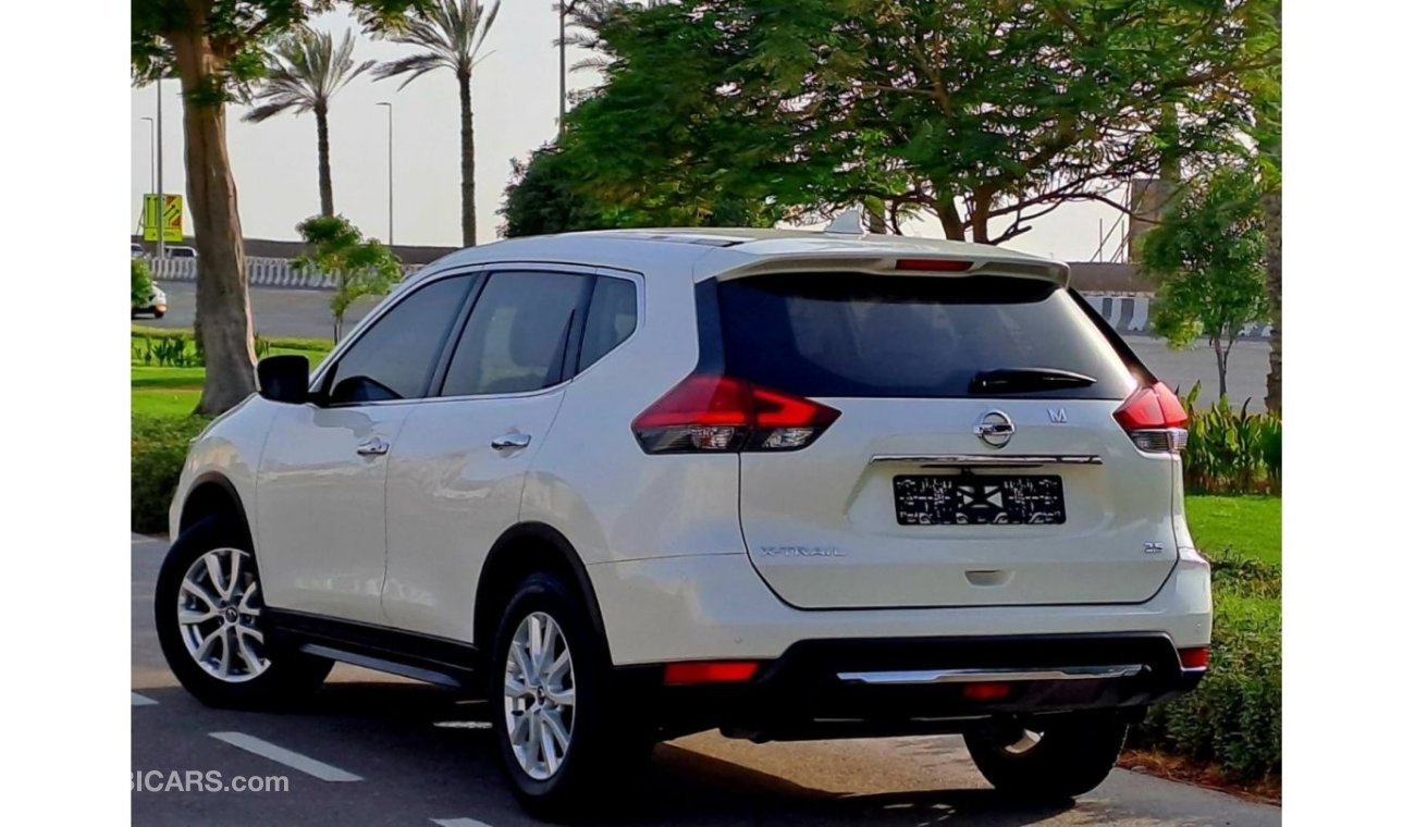 Nissan X-Trail S 2018 2.5L GCC (980/-MONTHLY) 7 SEATER