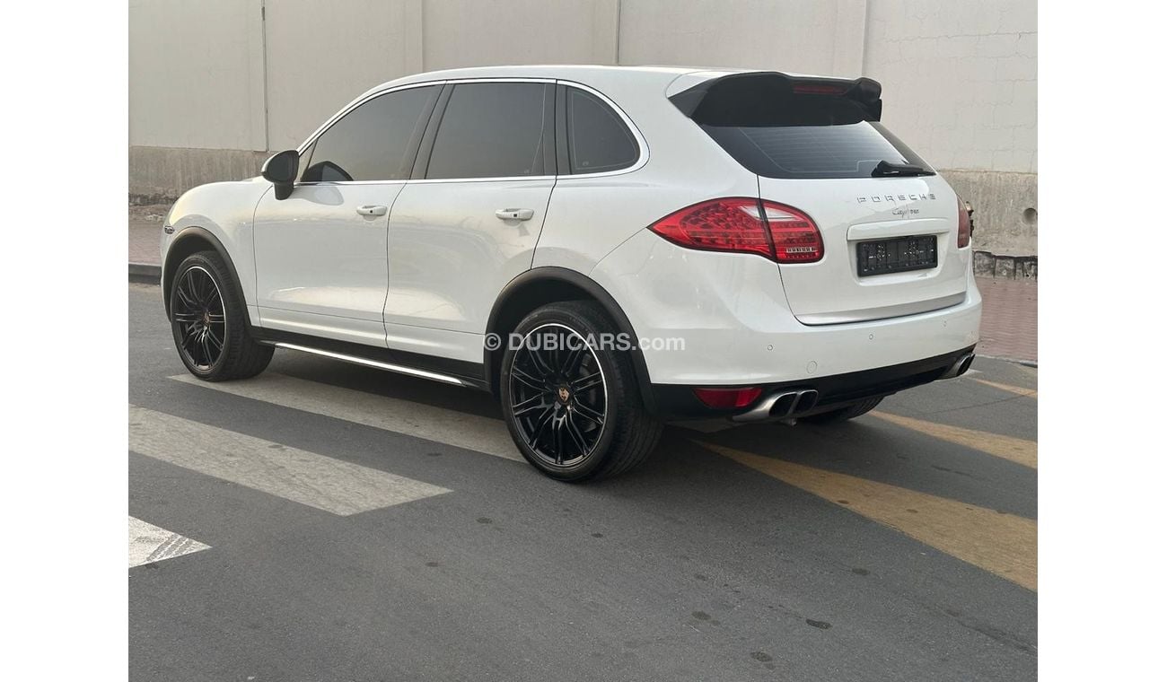 Porsche Cayenne Platinum Edition 3.6L