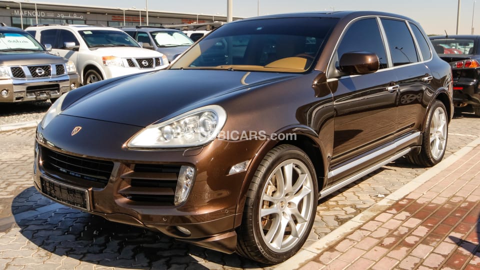 Porsche Cayenne S 4.8l V8 for sale: AED 83,000. Brown, 2010