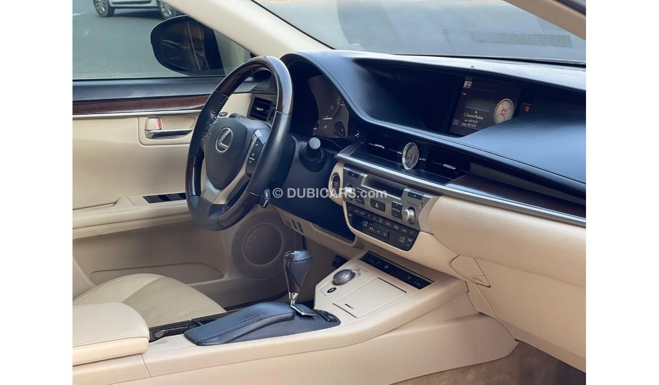 لكزس ES 350 Platinum 3.5L FULL OPTIONS / IN PERFECT CONDITION / SPECIAL GOLDEN COLOR