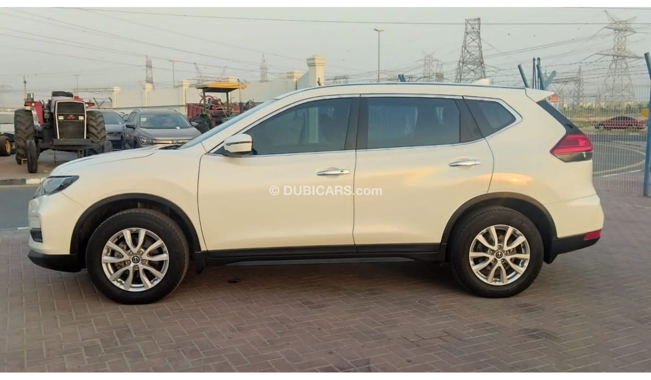 نيسان إكس تريل Nissan X Trail 2017 model petrol perfect condition