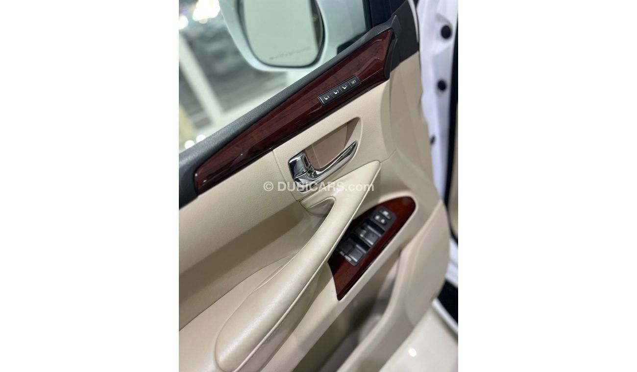 Lexus LX570 Sport Platinum 5.7L LEXUS 570 S model 2015 GCC ORIGINAL PINTS WITHOUT ANY ACCIDENT