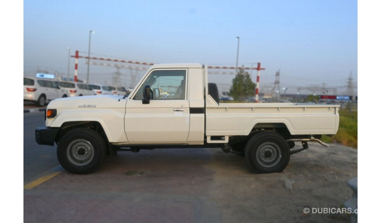 تويوتا لاند كروزر بيك آب Toyota Land Cruiser Pick Up 2024Toyota LC 79 Single Cabin Pick Up 4.2L Diesel, Manual, White