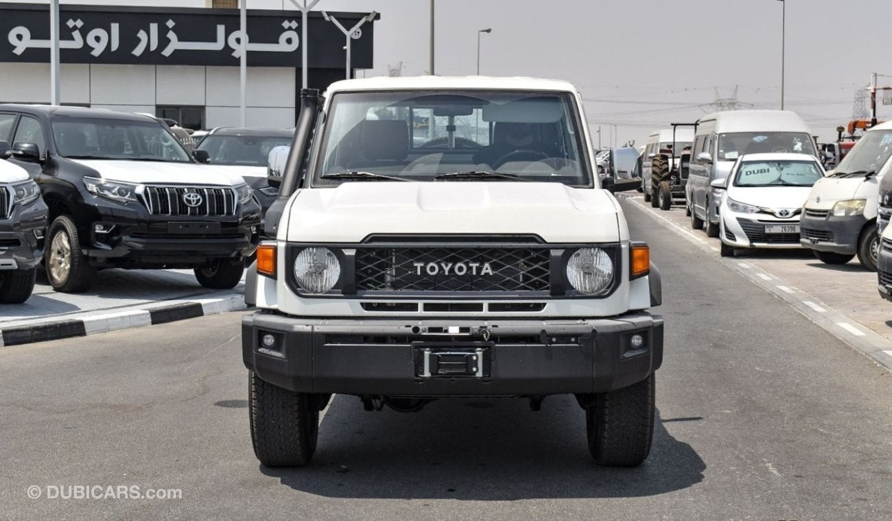 Toyota Land Cruiser Pick Up 4.0l - AT - Fog Lamp - Winch - Alloy Wheel - Snorkel - Leather Seats - Central Lock - Power Window