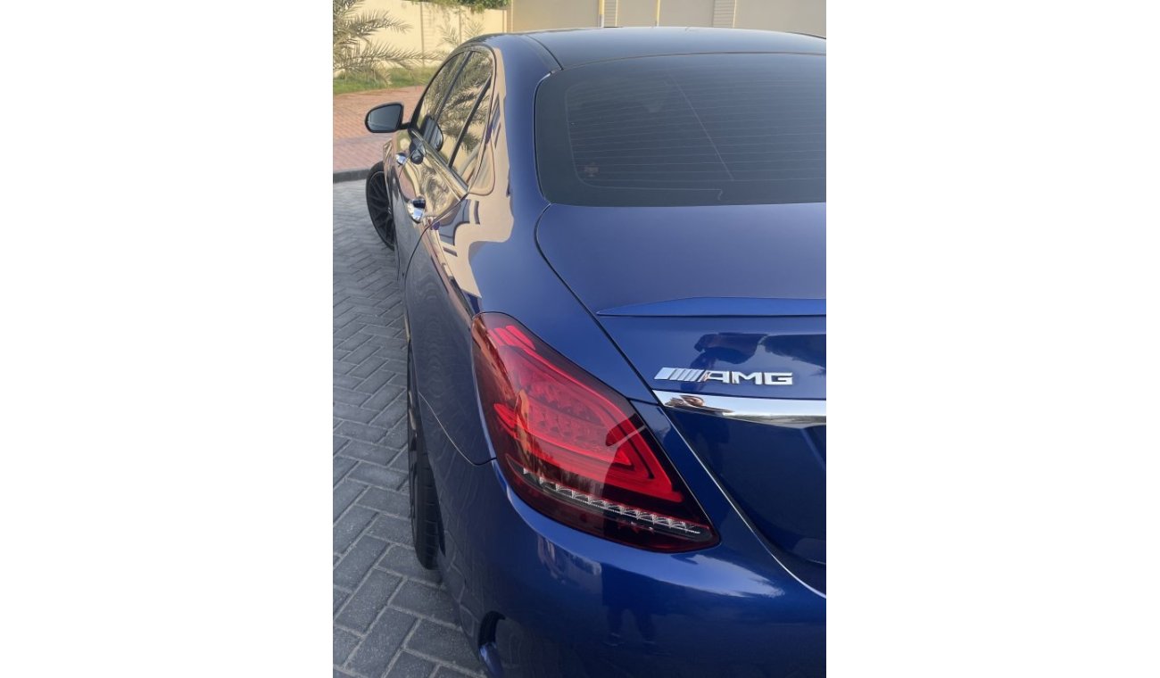 مرسيدس بنز C 63S AMG