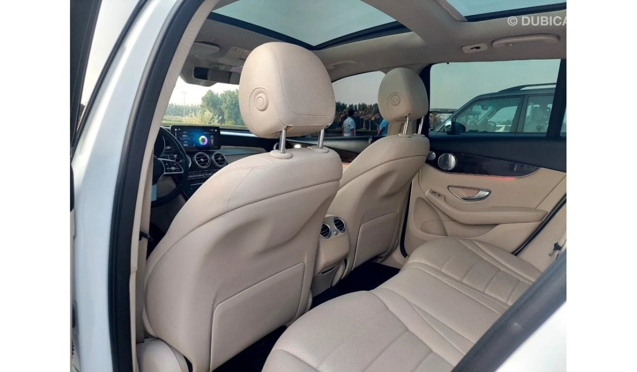 Used Mercedes-Benz GLC 300 4MATIC Warnty 1 year 2020 for sale in Dubai -  665062