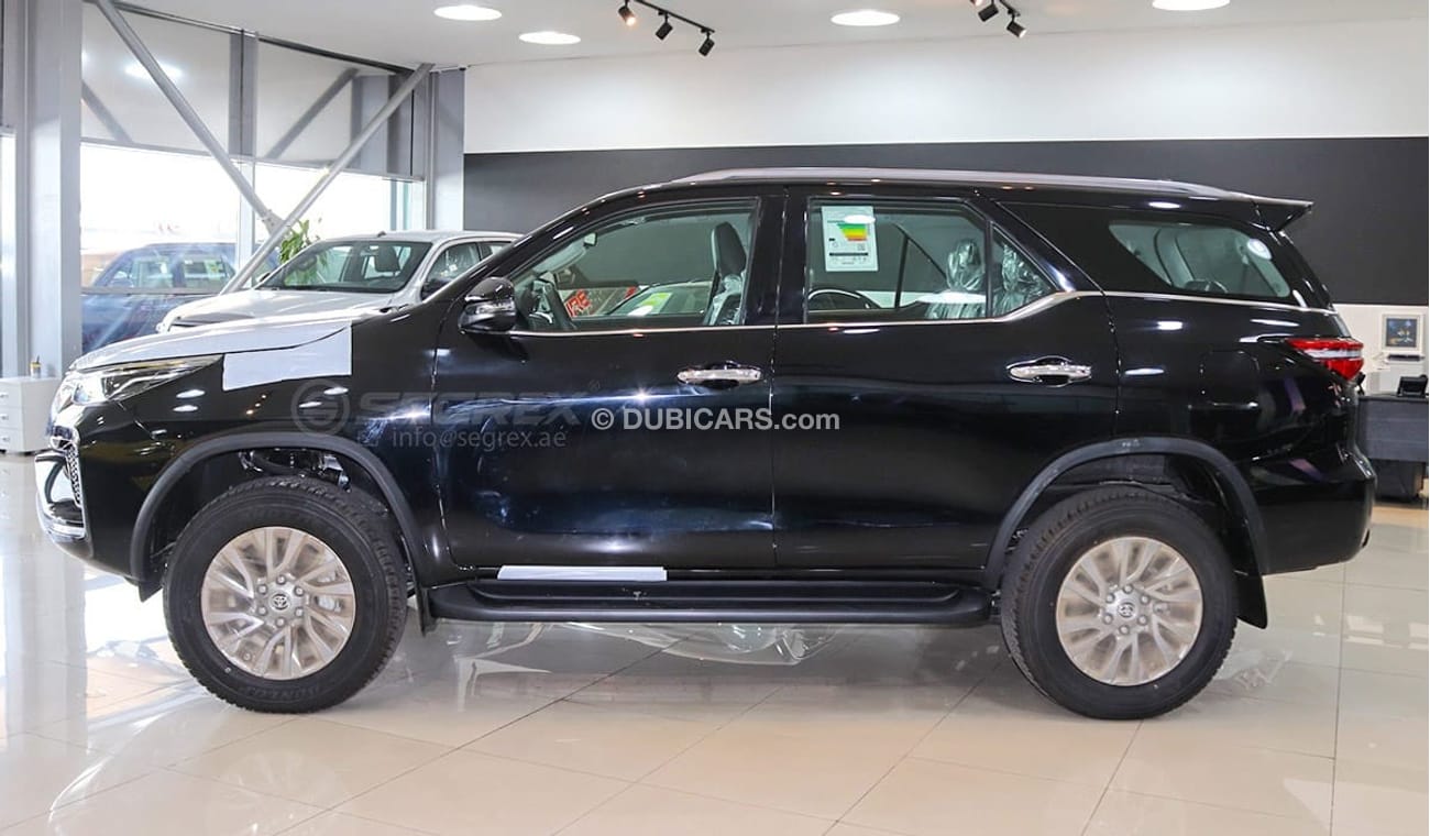 تويوتا فورتونر TOYOTA FORTUNER SR5 4.0L PETROL 4WD 2024