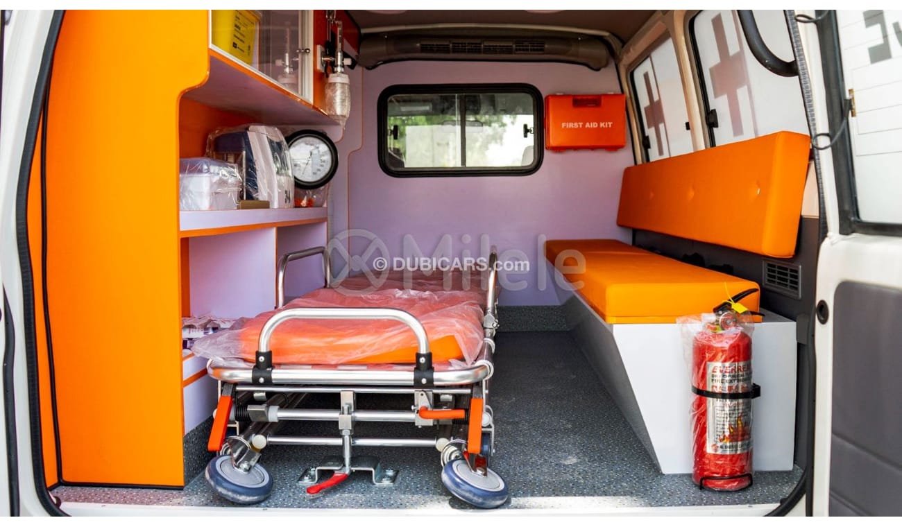 تويوتا لاند كروزر هارد توب LC78 AMBULANCE 4.2L DIESEL: MEDICAL FITTINGS, PARTITIONED CABIN