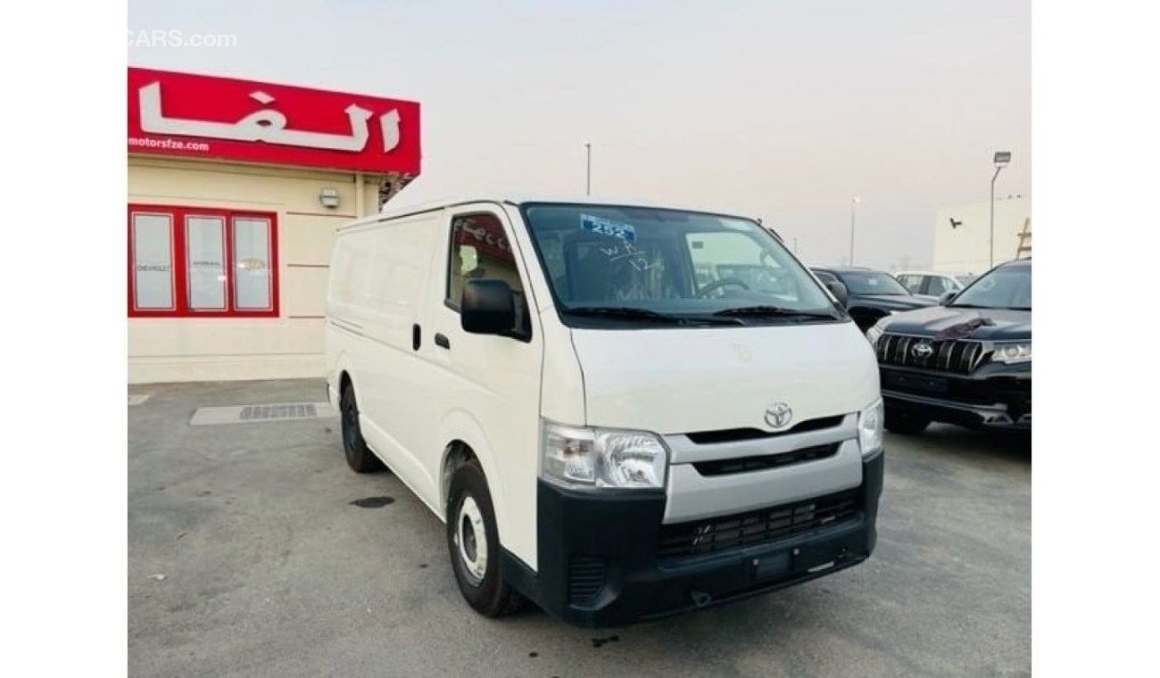 Toyota Hiace 2.5L CARGO STD ROOF