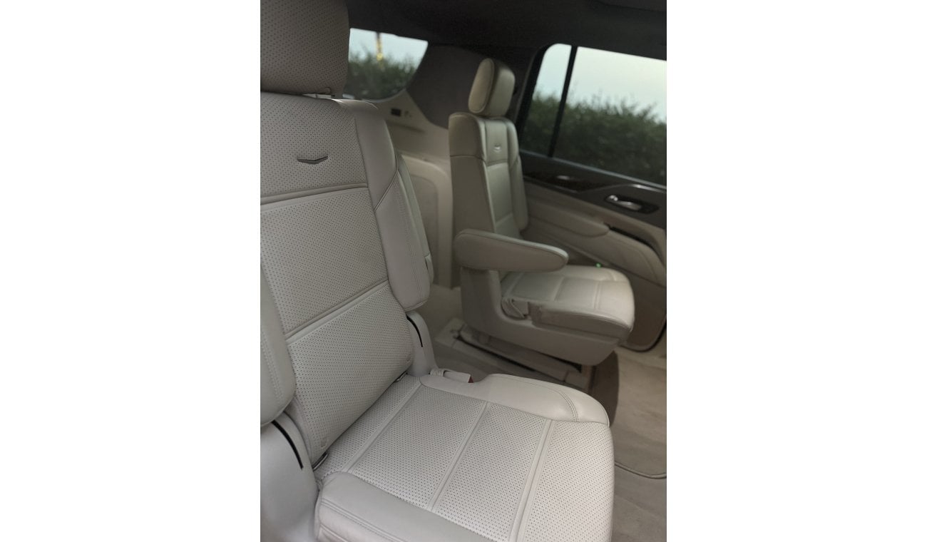 Cadillac Escalade Premium Luxury Platinum Full Option LWB