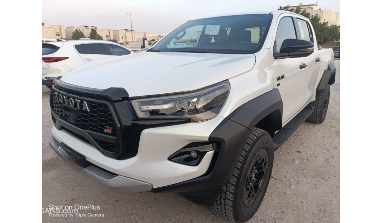 تويوتا هيلوكس GR Sport 4.0L V6 petrol