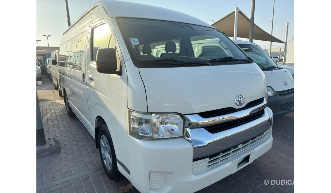 Toyota Hiace Commuter GLX High Roof