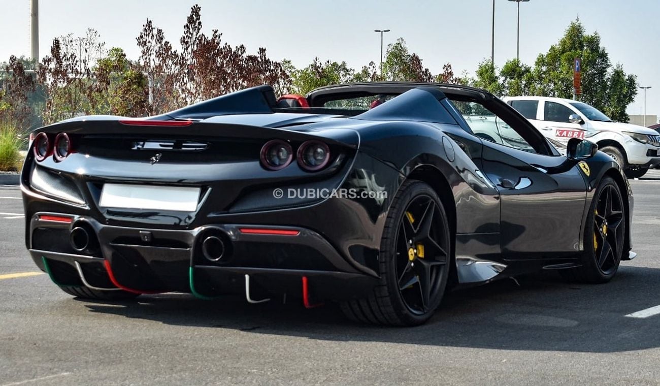 Ferrari F8 Spider 2020 - GCC - Under Warranty - 10,000 KMs only - Wrap in black/ Yellow Original