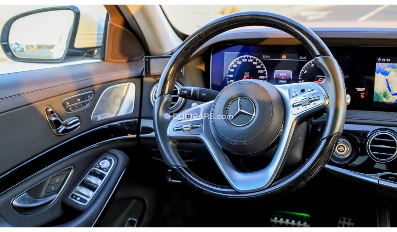 Mercedes-Benz S 560 Std 4.0L (463 HP)