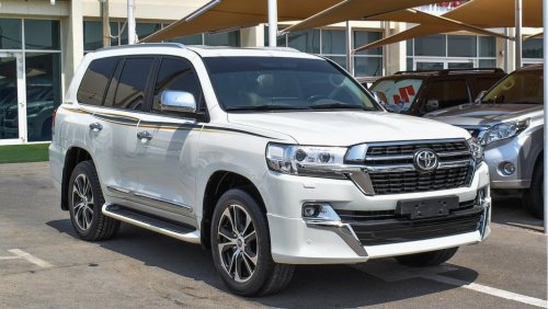 Toyota Land Cruiser VXR V8 5.7 L