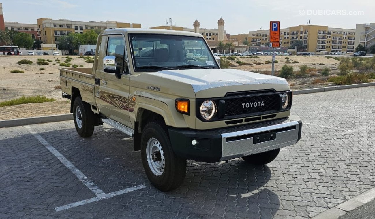 تويوتا لاند كروزر بيك آب LOCAL OR EXPORT ALLOWED 2.8 DIESEL