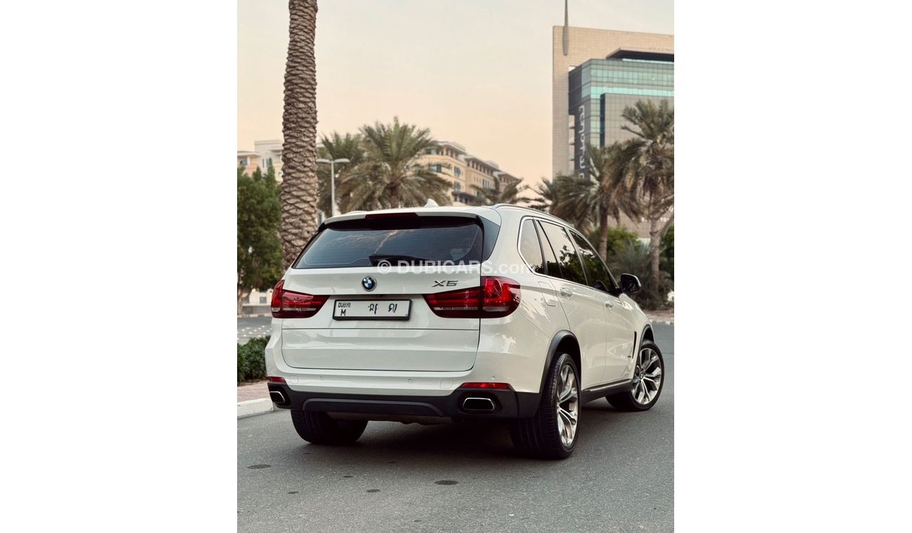 بي أم دبليو X5 50i Luxury 4.4L (5 Seater)