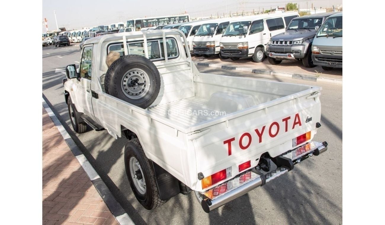 Toyota Land Cruiser Pick Up LC79 2.8 T/DSL STD-E A/T 4WD / GCC. For Local Registration +5%