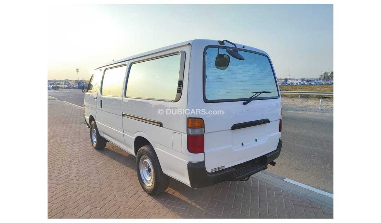 Toyota Hiace LH178-1019372 --2004	WHITE	3000	DIESEL	315413	RHD	MANUAL-Only for Export.