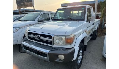 Toyota Land Cruiser GXR Toyota Land Cruiser Pickup 2012 4 vsx good condition jcc +97156649702