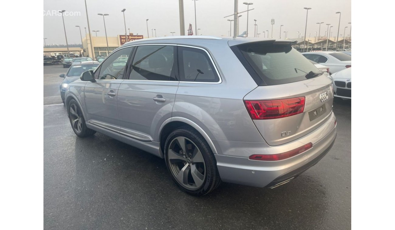 أودي Q7 45 TFSI quattro S-لاين Audi Q7 TFSI QUATTRO 45 SLINE