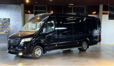 Mercedes-Benz Sprinter 8,216 PM I 519 CDI I Wooden Floor I 18 Seater