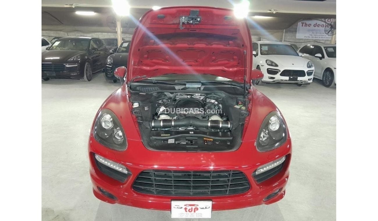 بورش كايان PORSCHE CAYENNE GTS 4.8L 2013, WITH GTS INTERIOR PACKAGE, SPORTS CHRONO PACKAGE AND MORE..