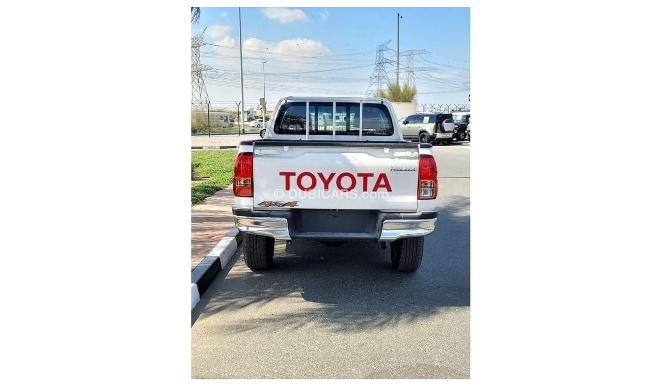 تويوتا هيلوكس Toyota Hilux 2.7L Petrol Automatic Mid Option 2024