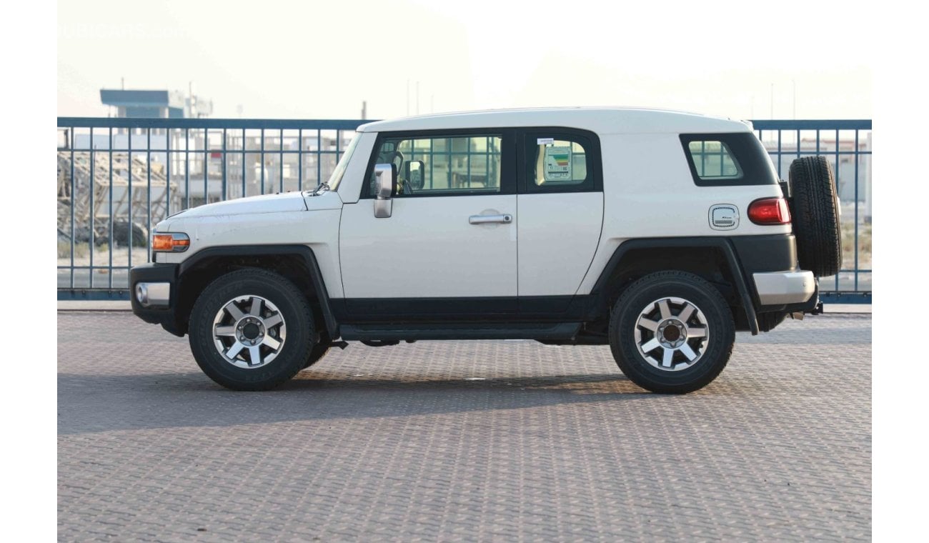 Toyota FJ Cruiser 2023 Toyota FJ Cruiser 4.0 W/0 JBL - White inside Grey | Export Only