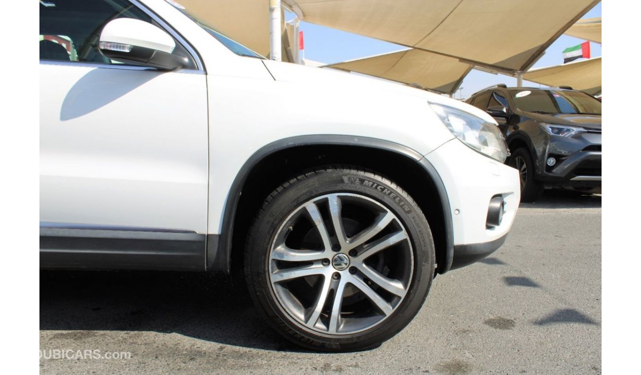 Volkswagen Tiguan SEL ACCIDENTS FREE - GCC - PERFECT CONDITION INSIDE OUT - 2000 CC